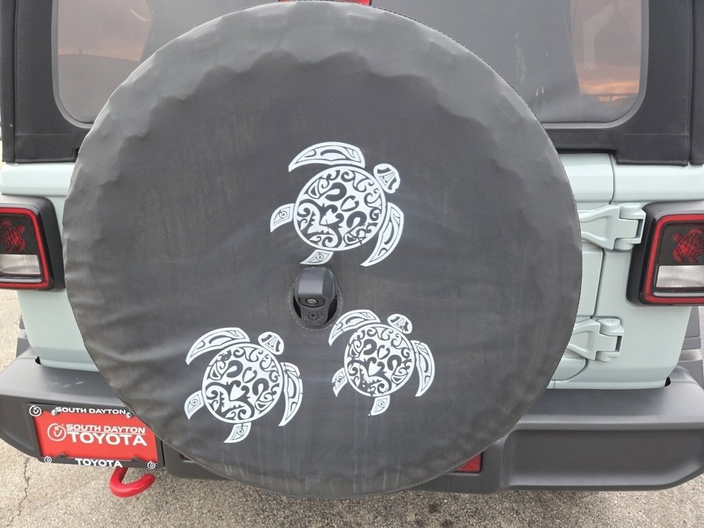 Used 2023 Jeep Wrangler Unlimited Rubicon w/ Cold Weather Group image 15