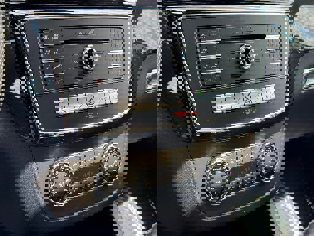 Used 2019 Mercedes-Benz GLE 400 4MATIC image 36