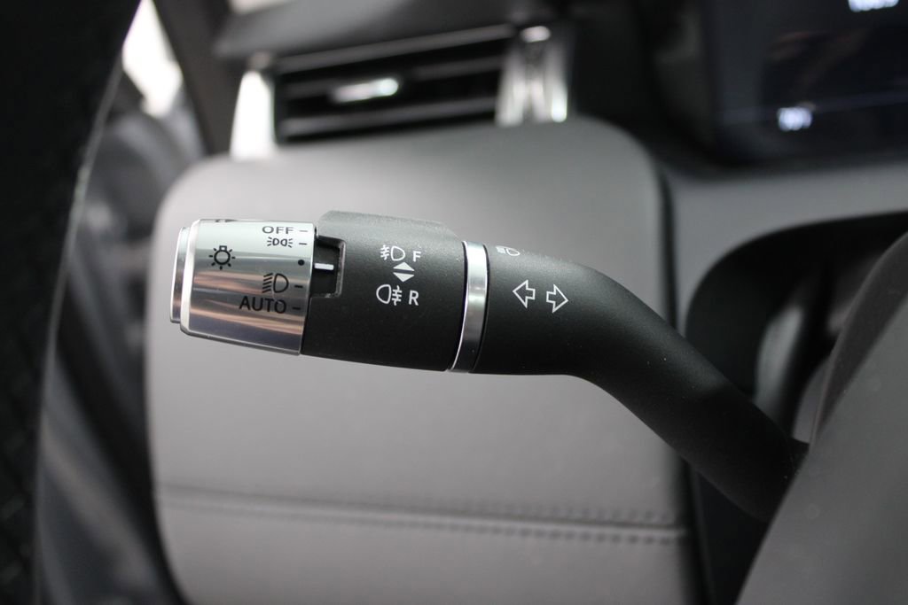 Used 2021 Land Rover Discovery Sport SE AWD/4WD image 21