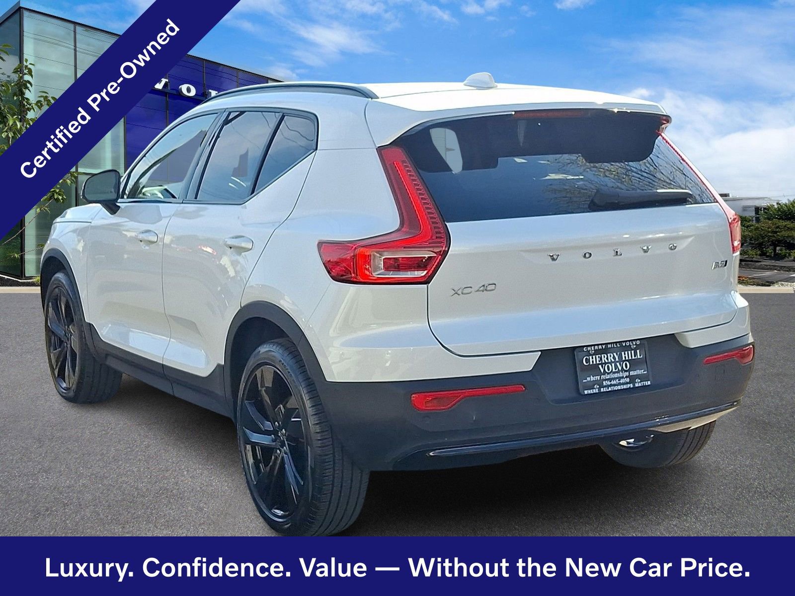 Certified 2023 Volvo XC40 B5 Plus w/ Protection Package Premier image 5