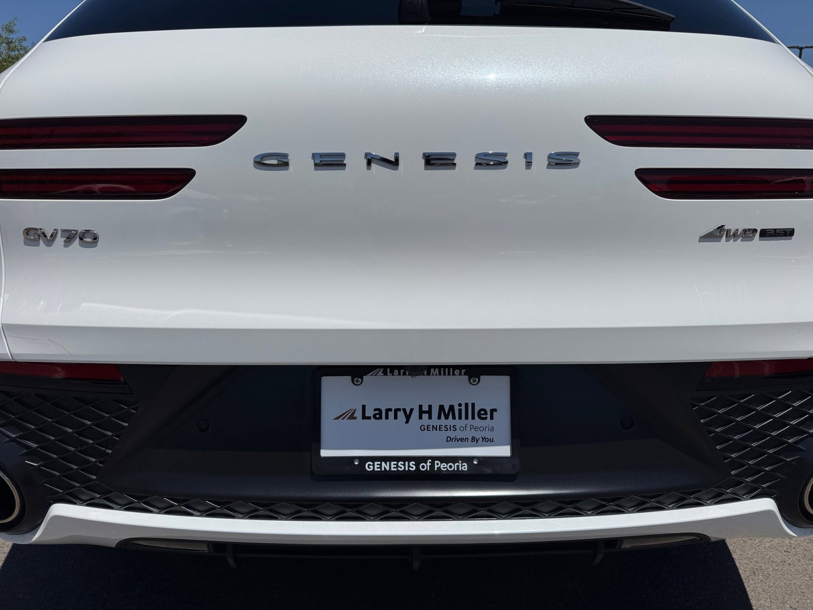 Used 2022 Genesis GV70 3.5T Sport w/ Sport Prestige Package AWD/4WD image 24