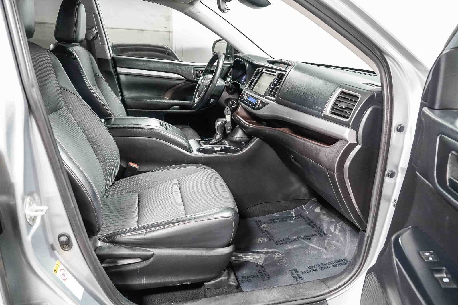 Certified 2019 Toyota Highlander Plus FWD image 17