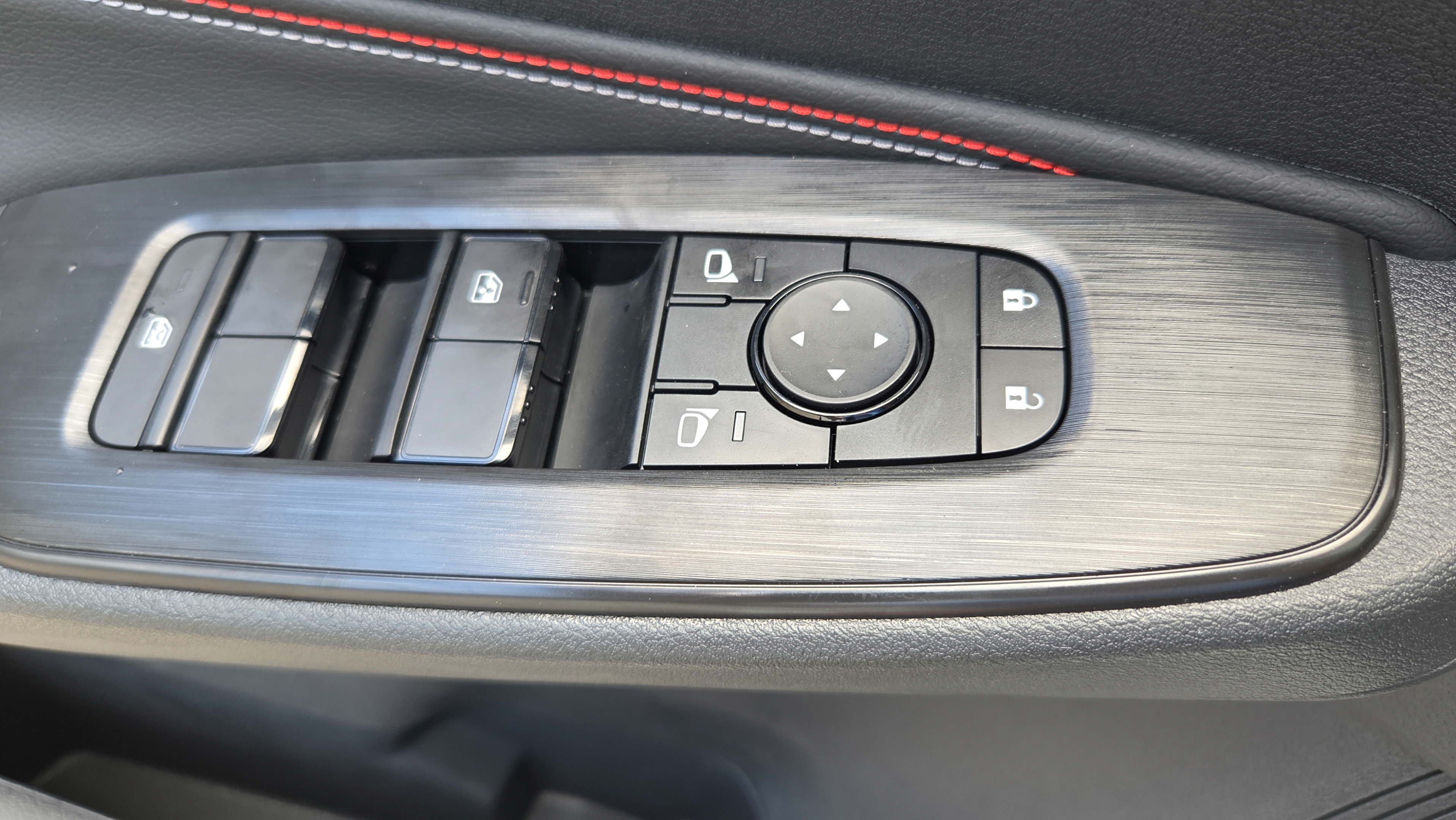 New 2027 Nissan Sentra SR w/ Floor Mat Package FWD image 28