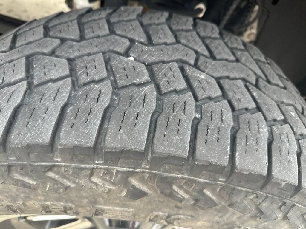 Used 2019 Ford F250 XLT w/ FX4 Off-Road Package AWD/4WD image 12