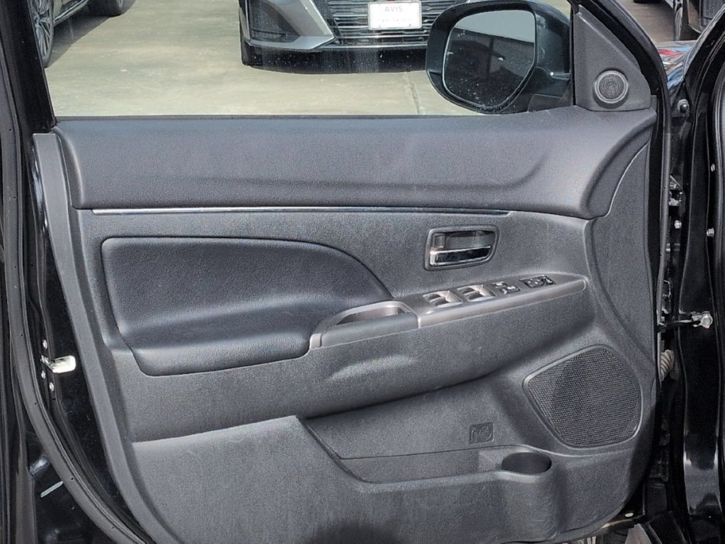 Used 2025 Mitsubishi Outlander Sport SE AWD/4WD image 11
