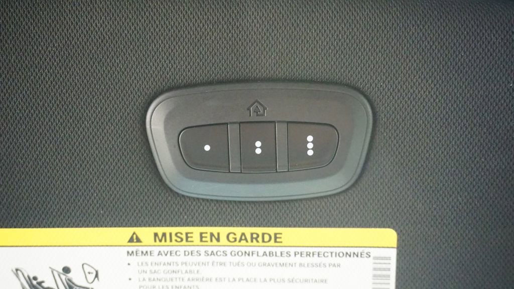 Certified 2020 Chrysler Pacifica Touring-L w/ Advanced Safetytec Group image 38