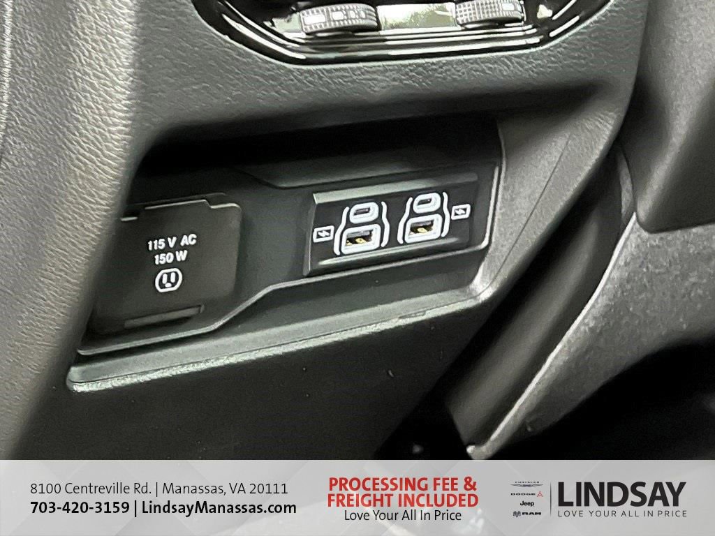 New 2025 Jeep Grand Cherokee Laredo X w/ Luxury Tech Group I AWD/4WD image 17