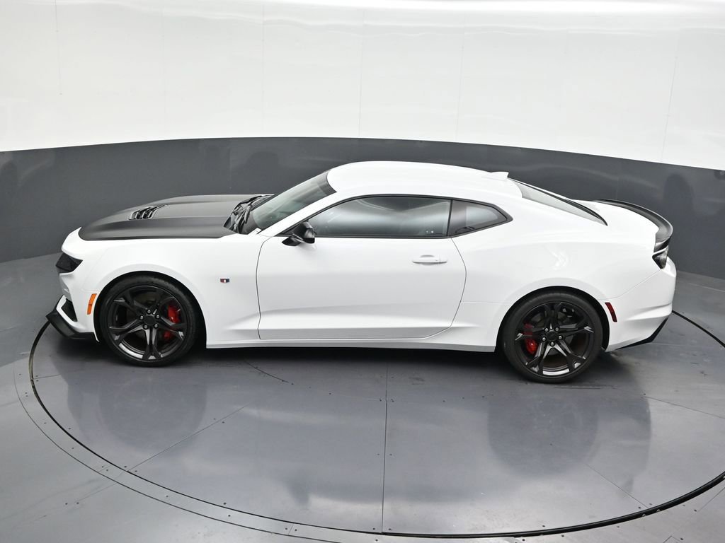 Used 2019 Chevrolet Camaro SS image 16