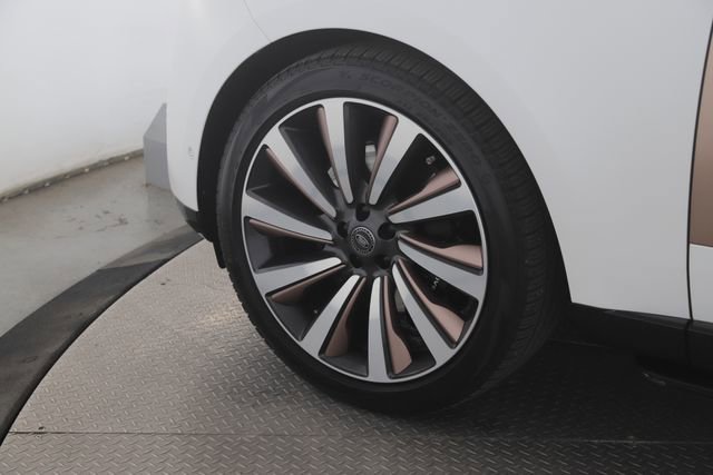 Used 2024 Land Rover Range Rover SV AWD/4WD image 13