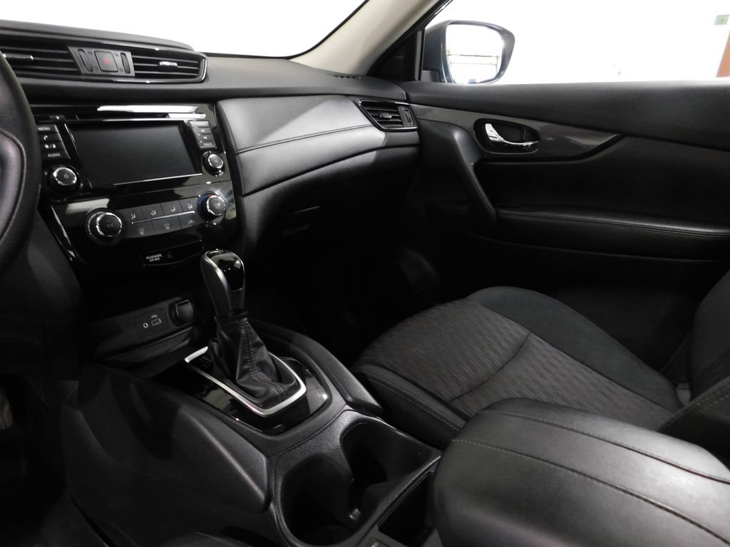 Used 2020 Nissan Rogue SV AWD/4WD image 47