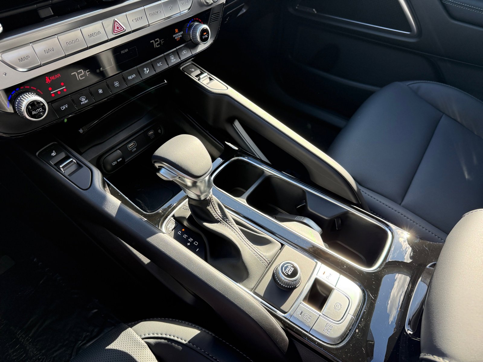 New 2025 Kia Telluride S image 13