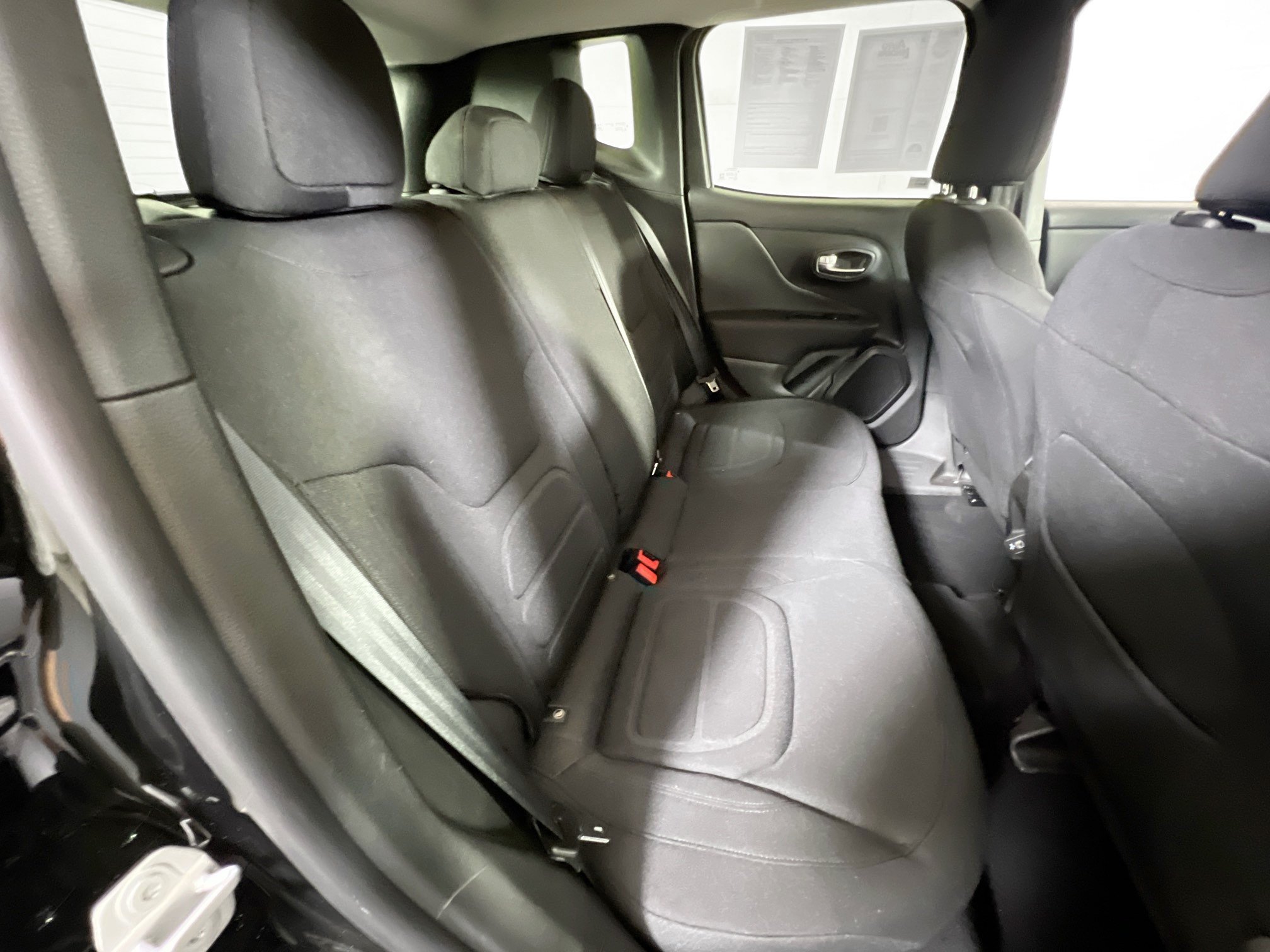 Used 2022 Jeep Renegade Latitude AWD/4WD image 25