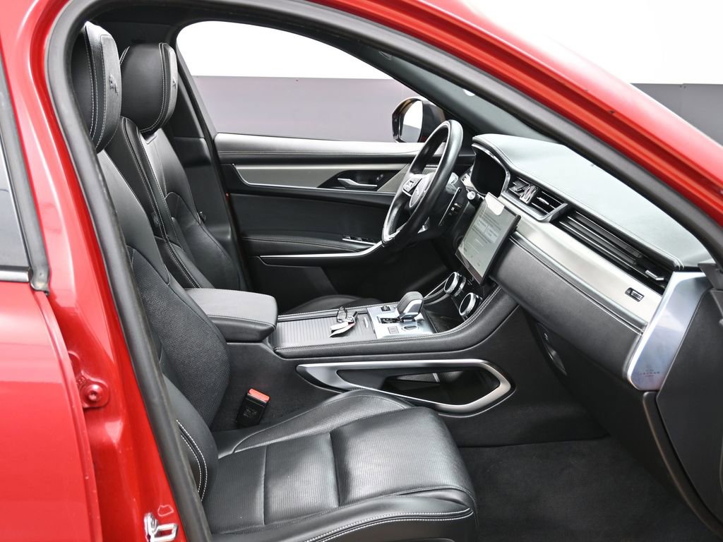 Used 2025 Jaguar F-PACE R-Dynamic S image 35