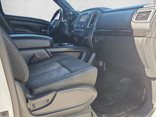 Used 2018 Nissan Titan SV w/ SV Convenience Package image 21