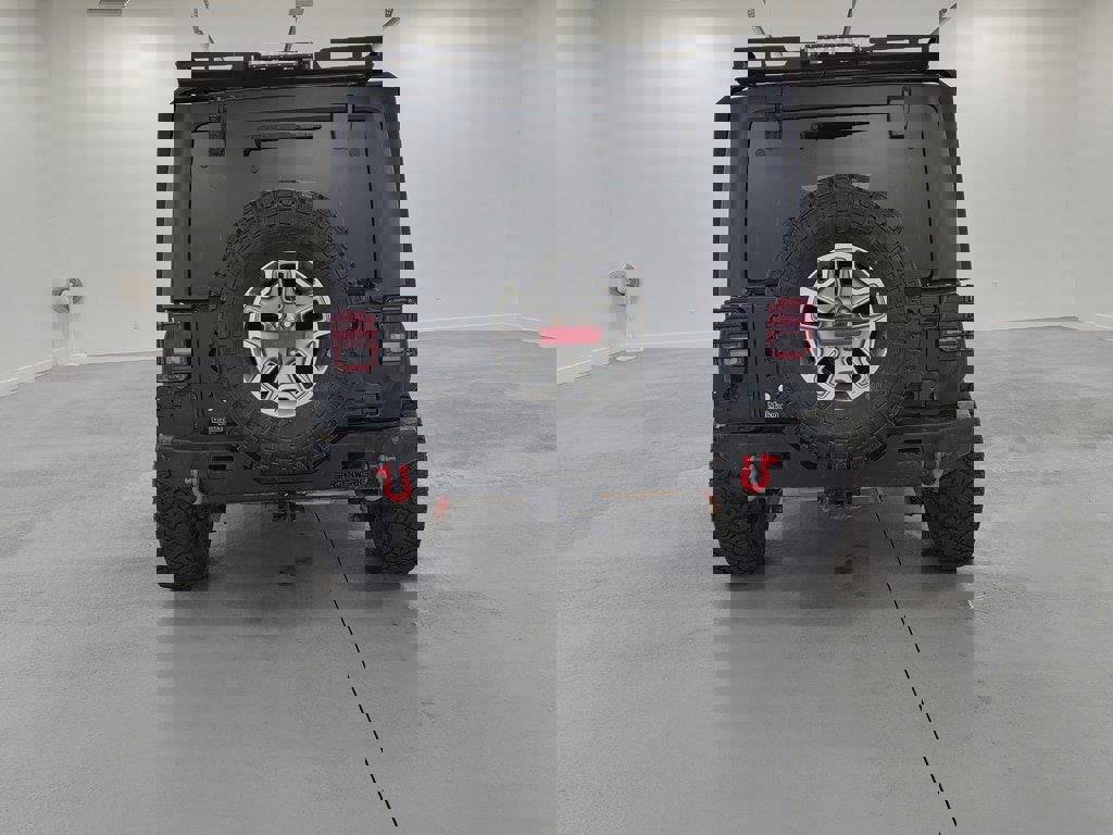 Used 2018 Jeep Wrangler Unlimited Rubicon w/ Connectivity Group image 7