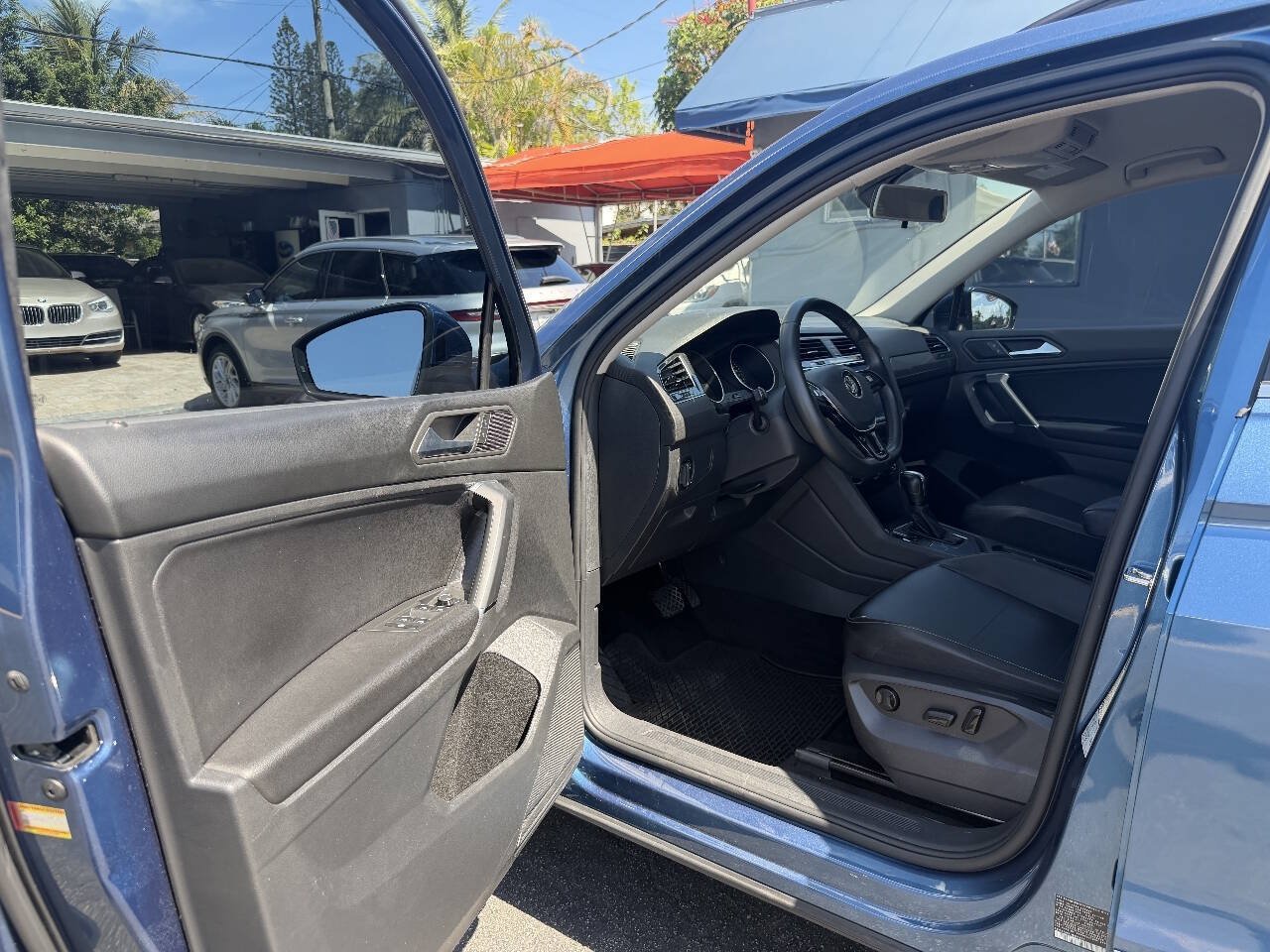Used 2020 Volkswagen Tiguan SE FWD image 10