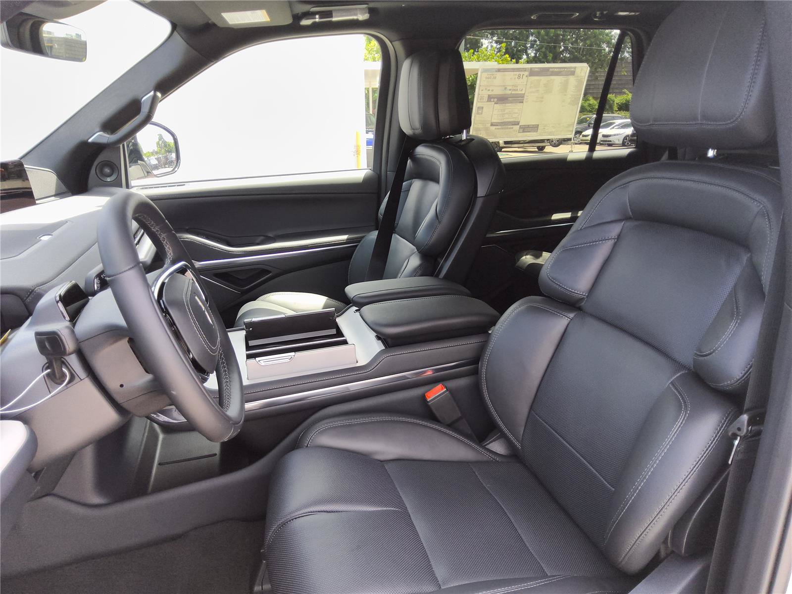 New 2027 Lincoln Navigator Reserve w/ Jet Appearance Package RWD image 14