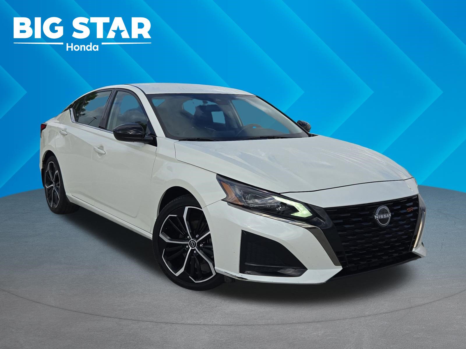 Used 2025 Nissan Altima 2.5 SR image 1