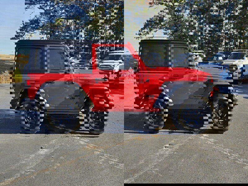 Used 2022 Jeep Wrangler Sport image 11