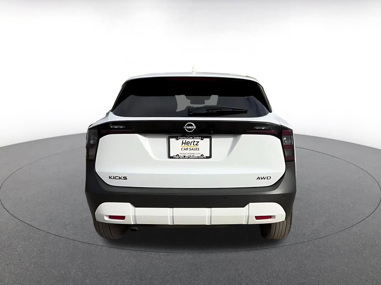 Used 2025 Nissan Kicks SV AWD/4WD image 12