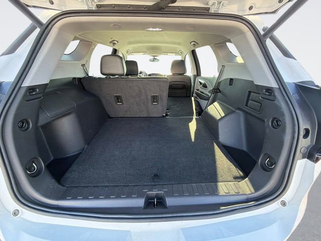 Used 2024 GMC Terrain SLT image 12