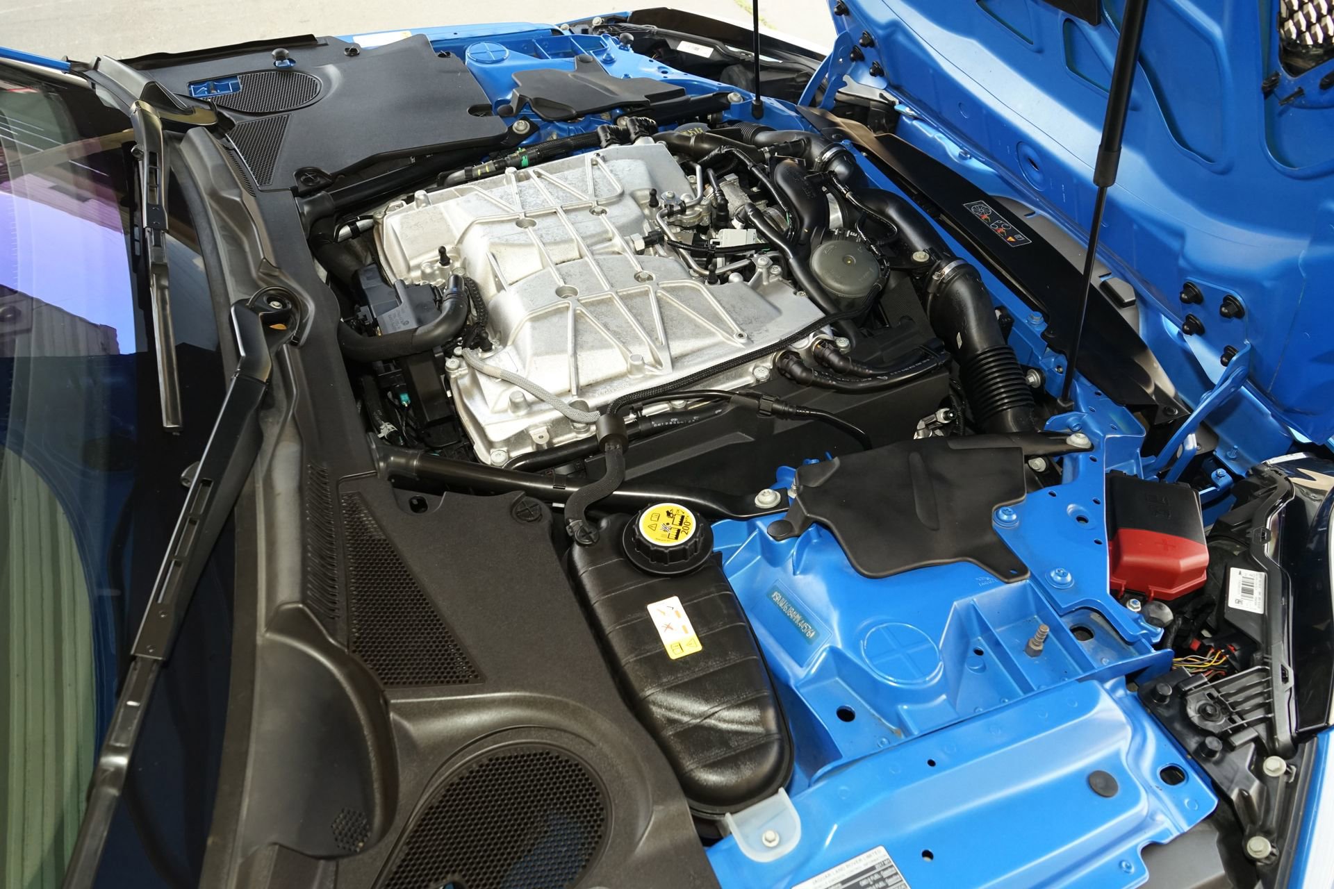 Used 2017 Jaguar F-TYPE SVR image 22