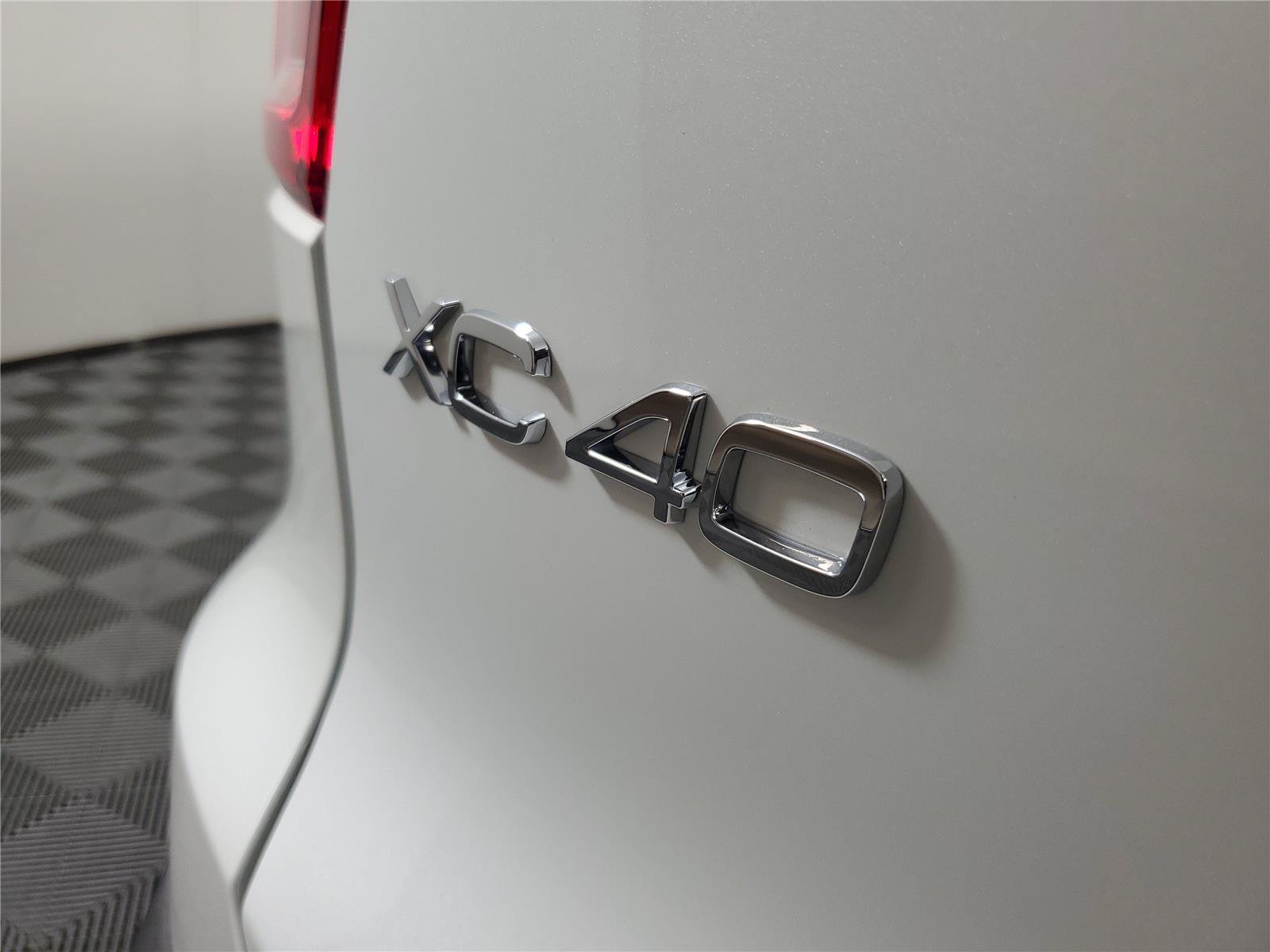 New 2026 Volvo XC40 B5 Plus w/ Protection Package Premier AWD/4WD image 8