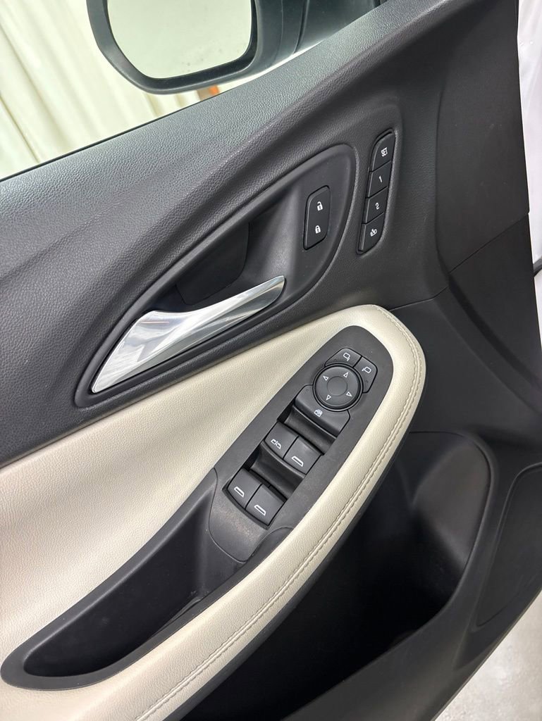 Used 2021 Buick Encore GX Essence AWD/4WD image 16