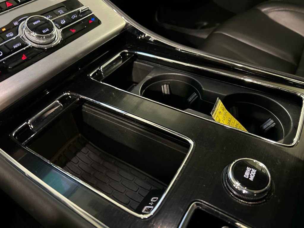 Certified 2023 Lincoln Aviator AWD image 18
