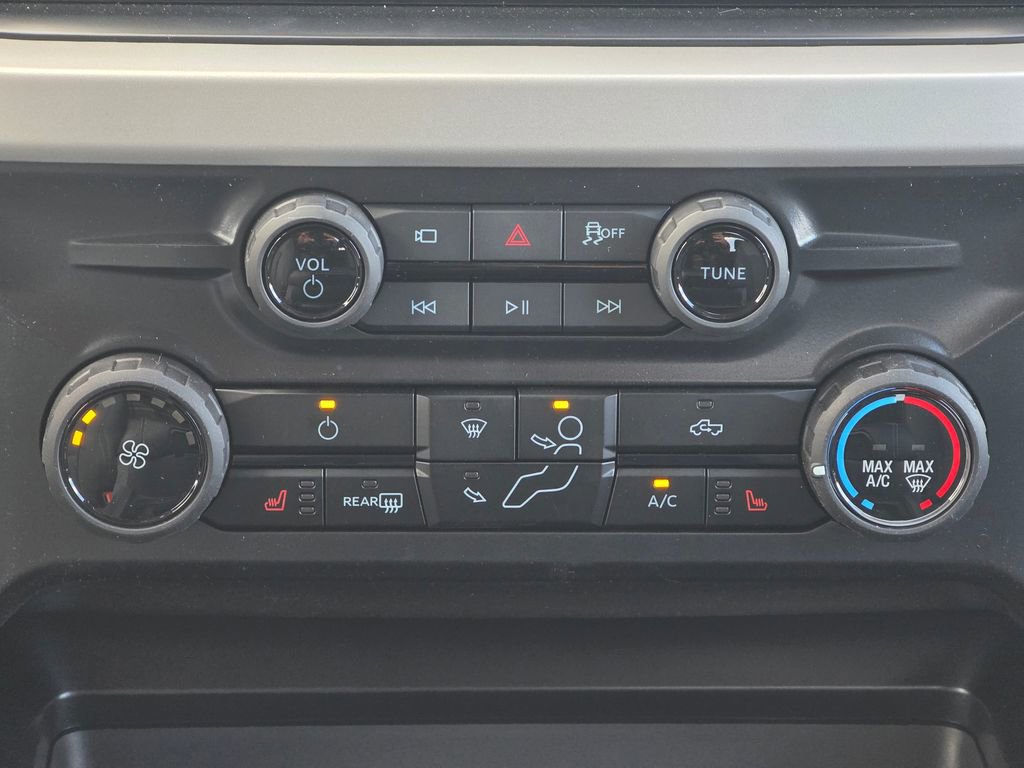 New 2026 Ford F250 XLT w/ XLT Premium Package AWD/4WD image 13