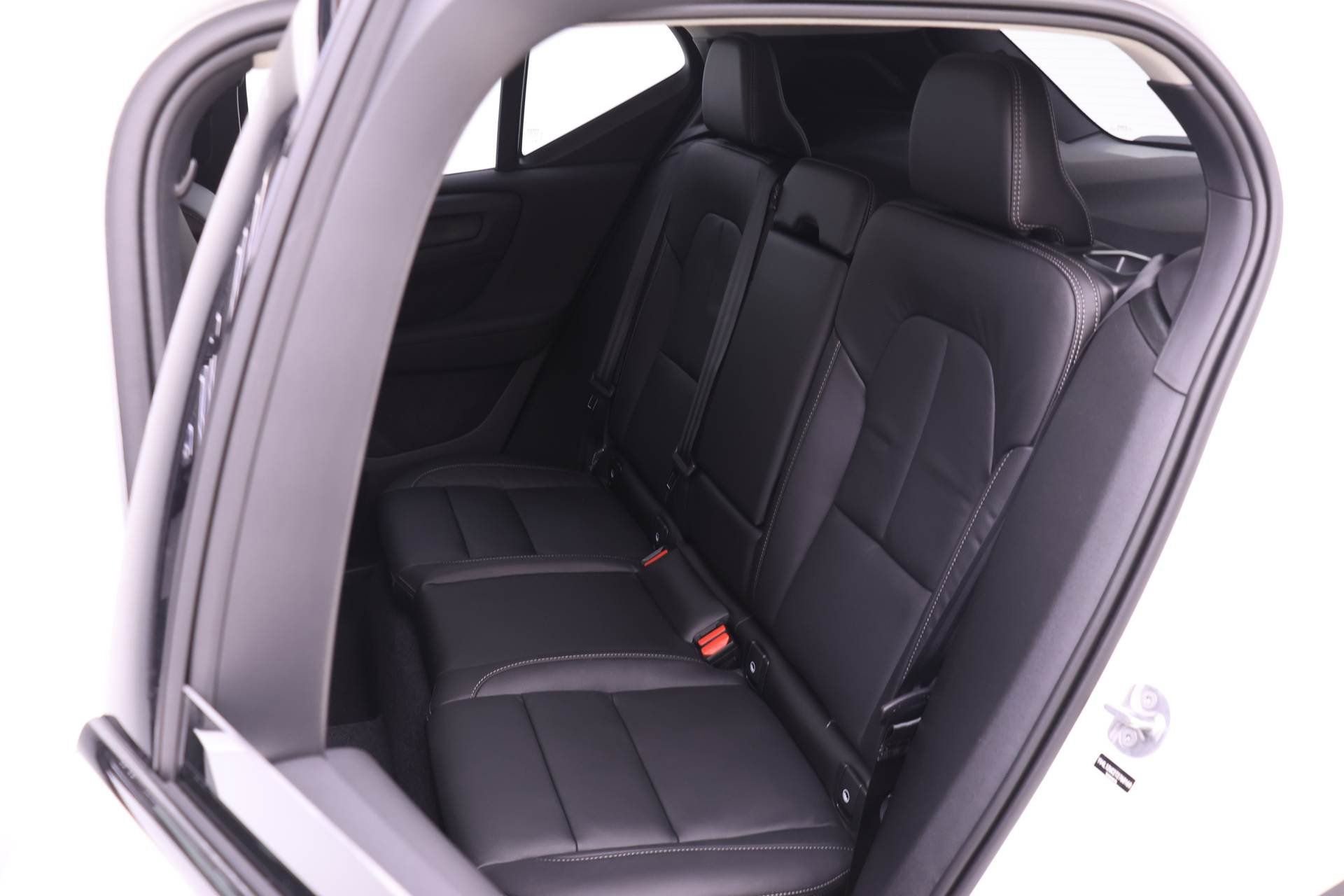 New 2026 Volvo XC40 B5 Plus w/ Protection Package Premier AWD/4WD image 13