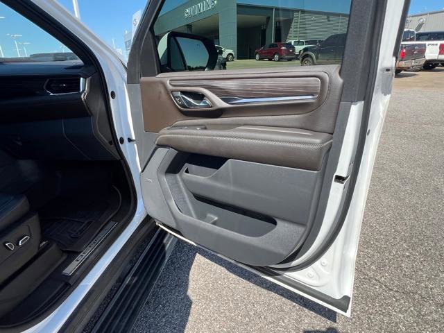 Used 2021 GMC Yukon Denali w/ Denali Premium Package image 13