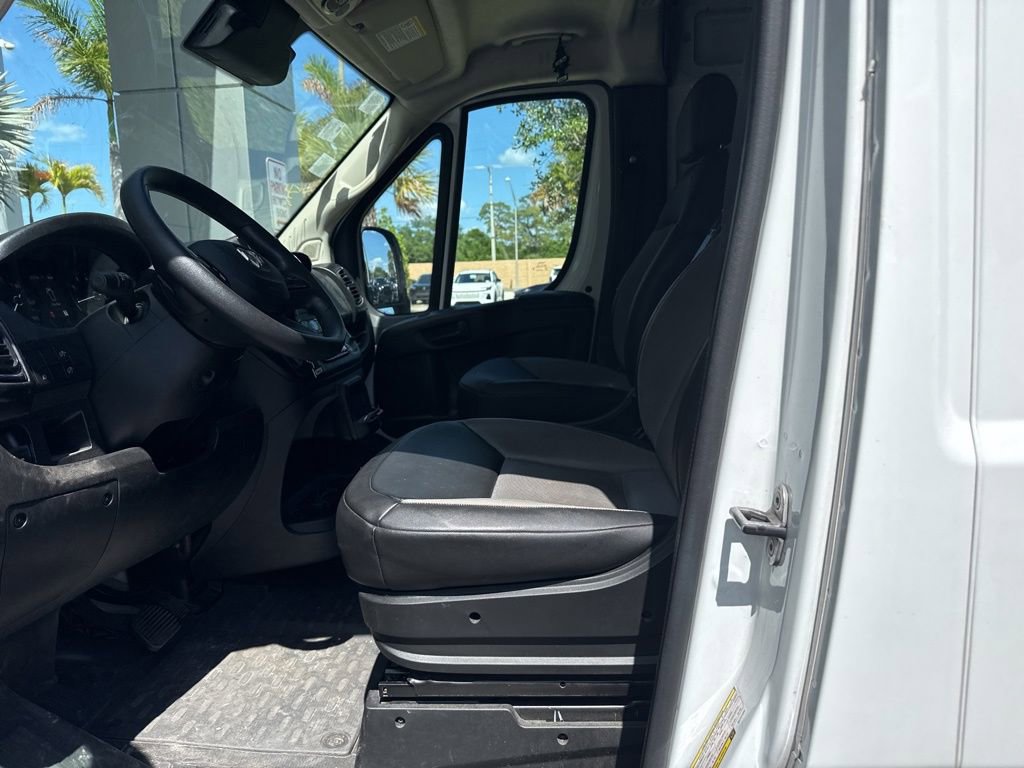 Used 2024 RAM ProMaster 2500 w/ Convenience Group FWD image 5