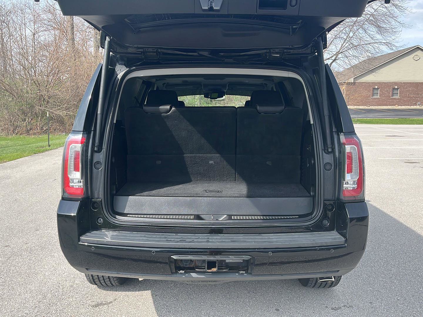 Used 2018 GMC Yukon SLT w/ Premium Edition image 5