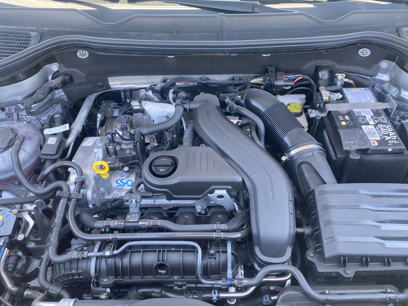 New 2025 Volkswagen Taos SE image 20