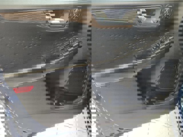 Used 2020 Ford Escape Titanium w/ Titanium Premium Package 2.0 image 19