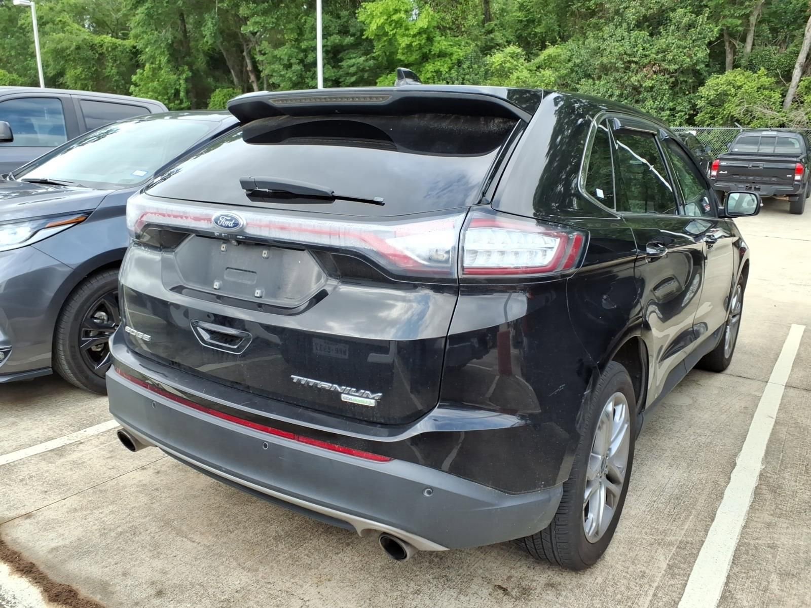 Used 2017 Ford Edge Titanium w/ Technology Package image 4