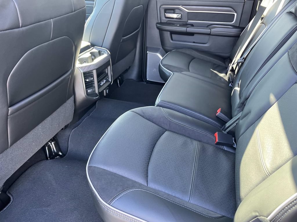 New 2026 RAM 2500 Laramie AWD/4WD image 18