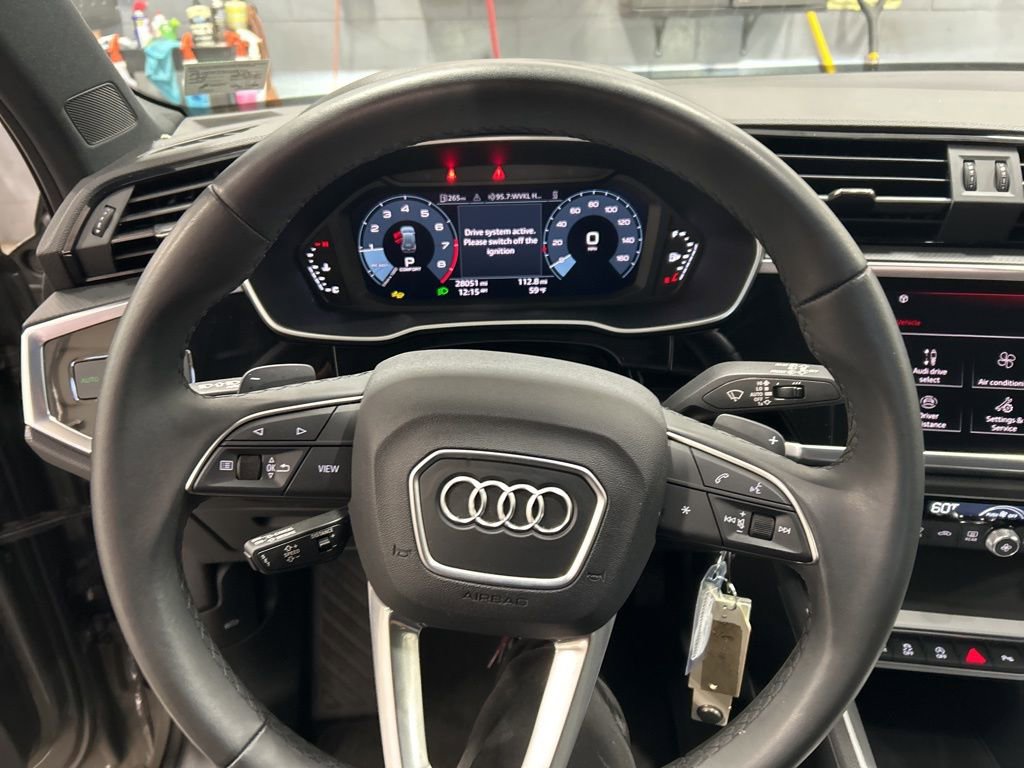 Used 2025 Audi Q3 2.0T Premium image 11