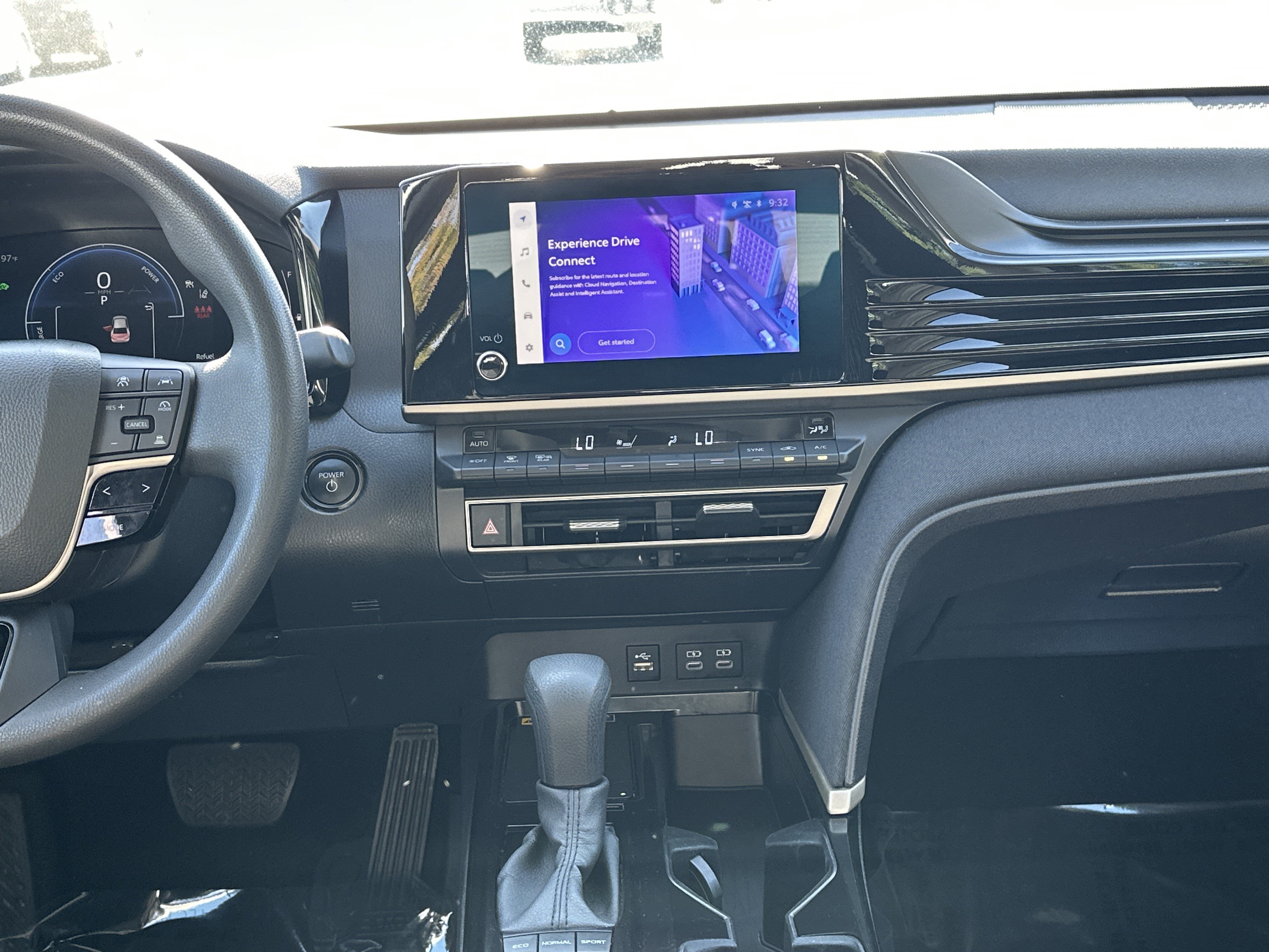 Used 2025 Toyota Camry LE FWD image 30