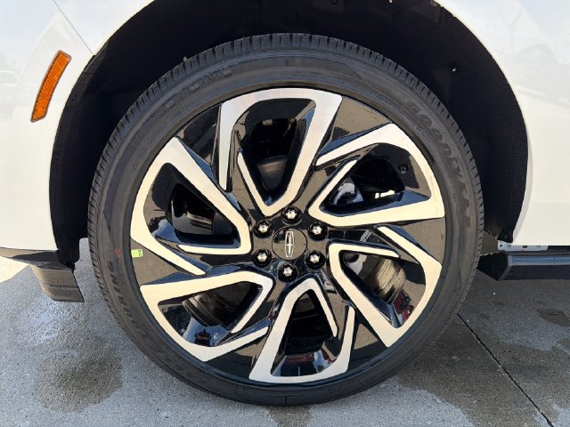 New 2026 Lincoln Navigator L Reserve AWD/4WD image 13