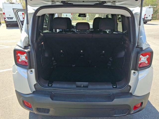 Used 2020 Jeep Renegade Latitude AWD/4WD image 29