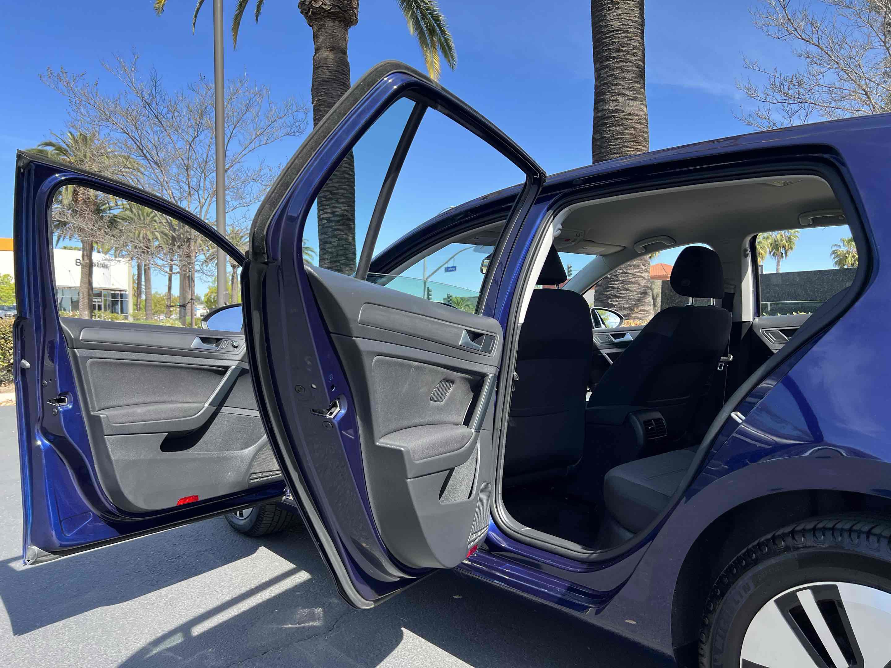 Used 2019 Volkswagen e-Golf SE w/ Driver Assistance Package image 60