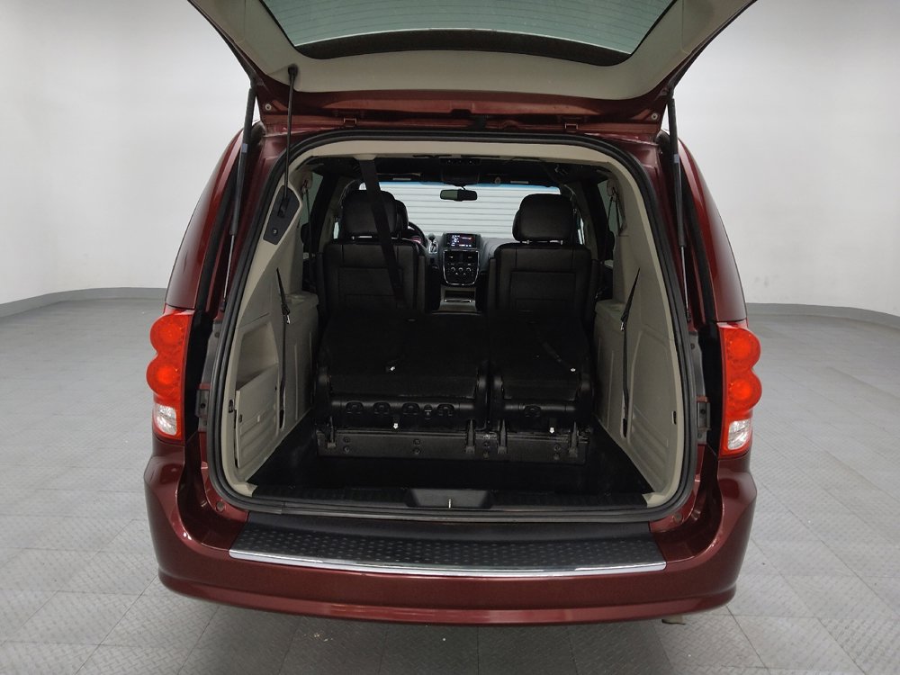 Used 2017 Dodge Grand Caravan SXT image 29