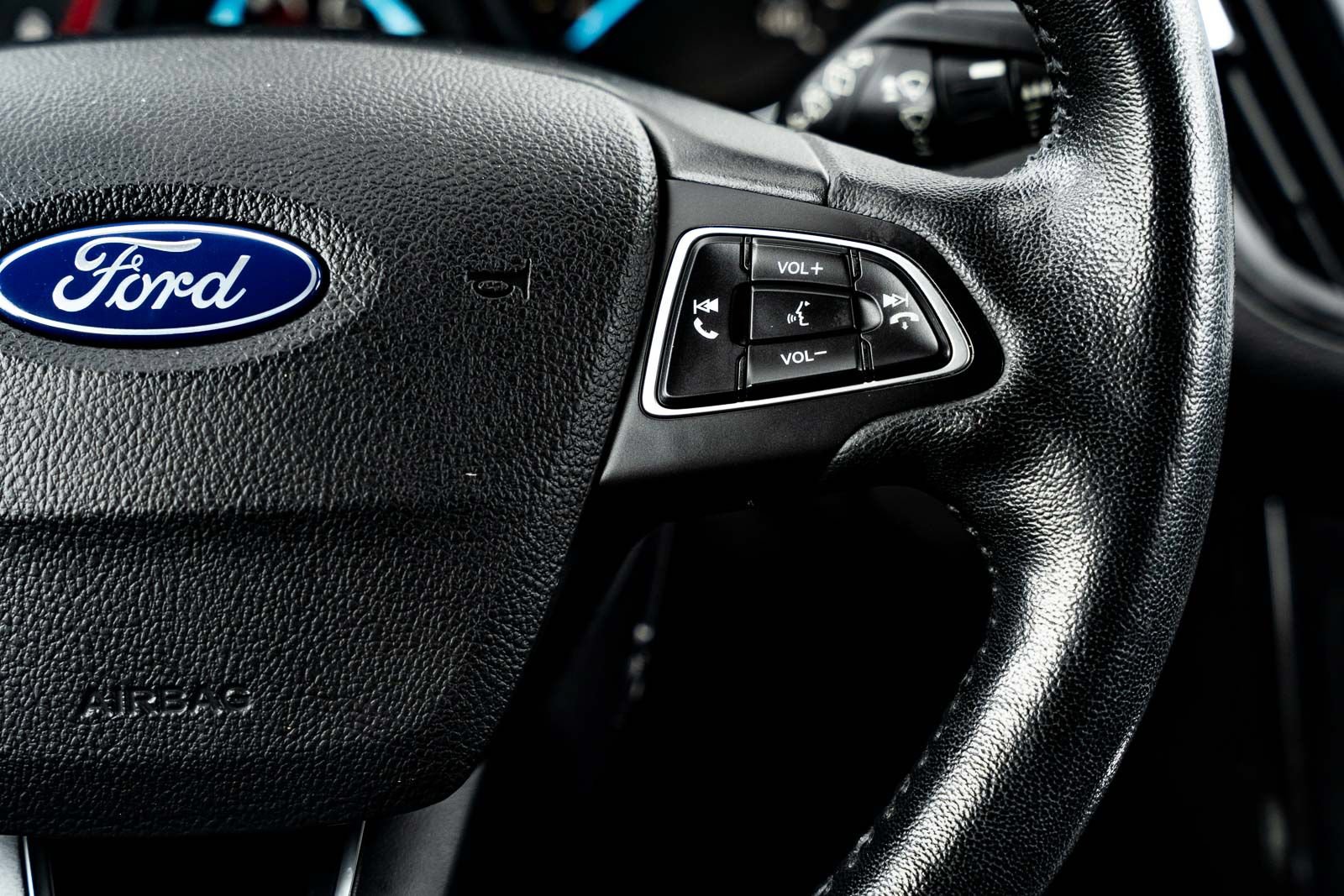 Used 2019 Ford Escape Titanium AWD/4WD image 25