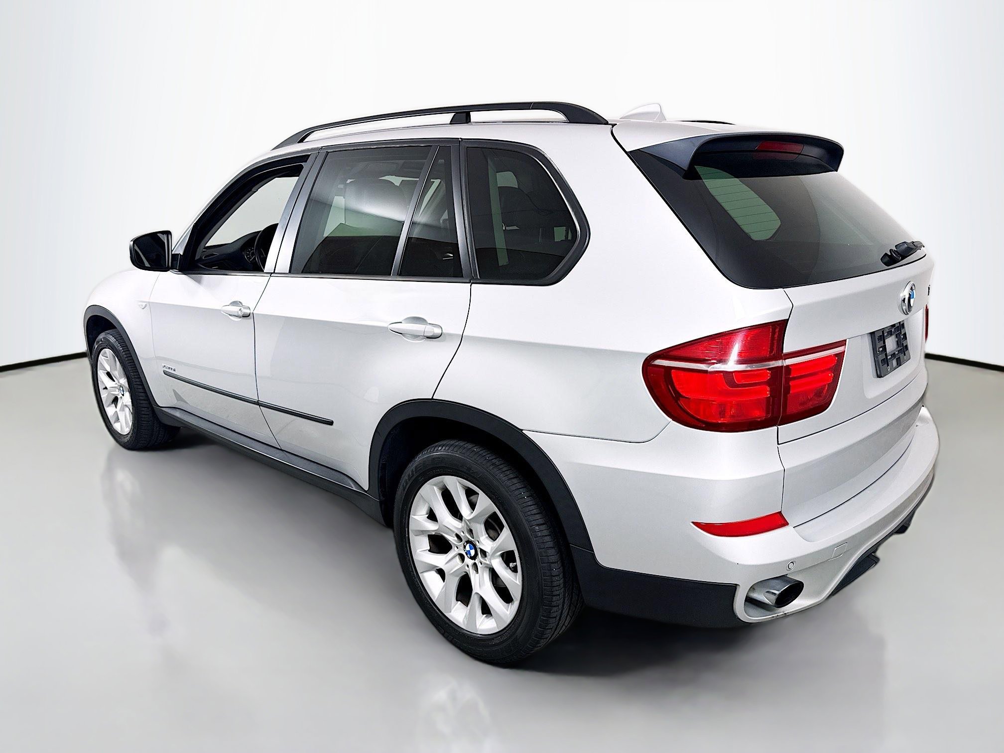 Used 2011 BMW X5 xDrive35i image 5