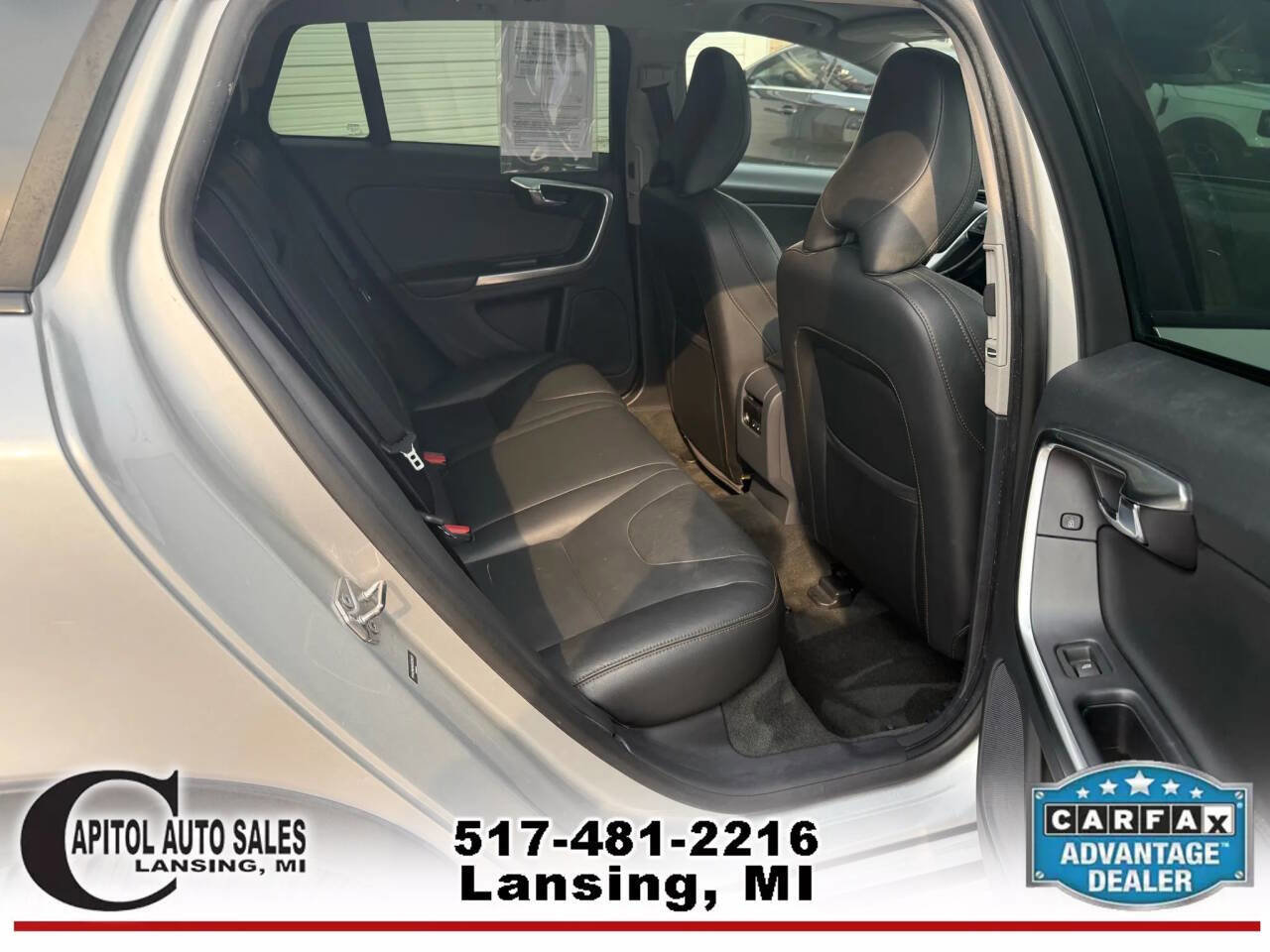 Used 2017 Volvo V60 T5 Cross Country Platinum w/ Climate Package image 21