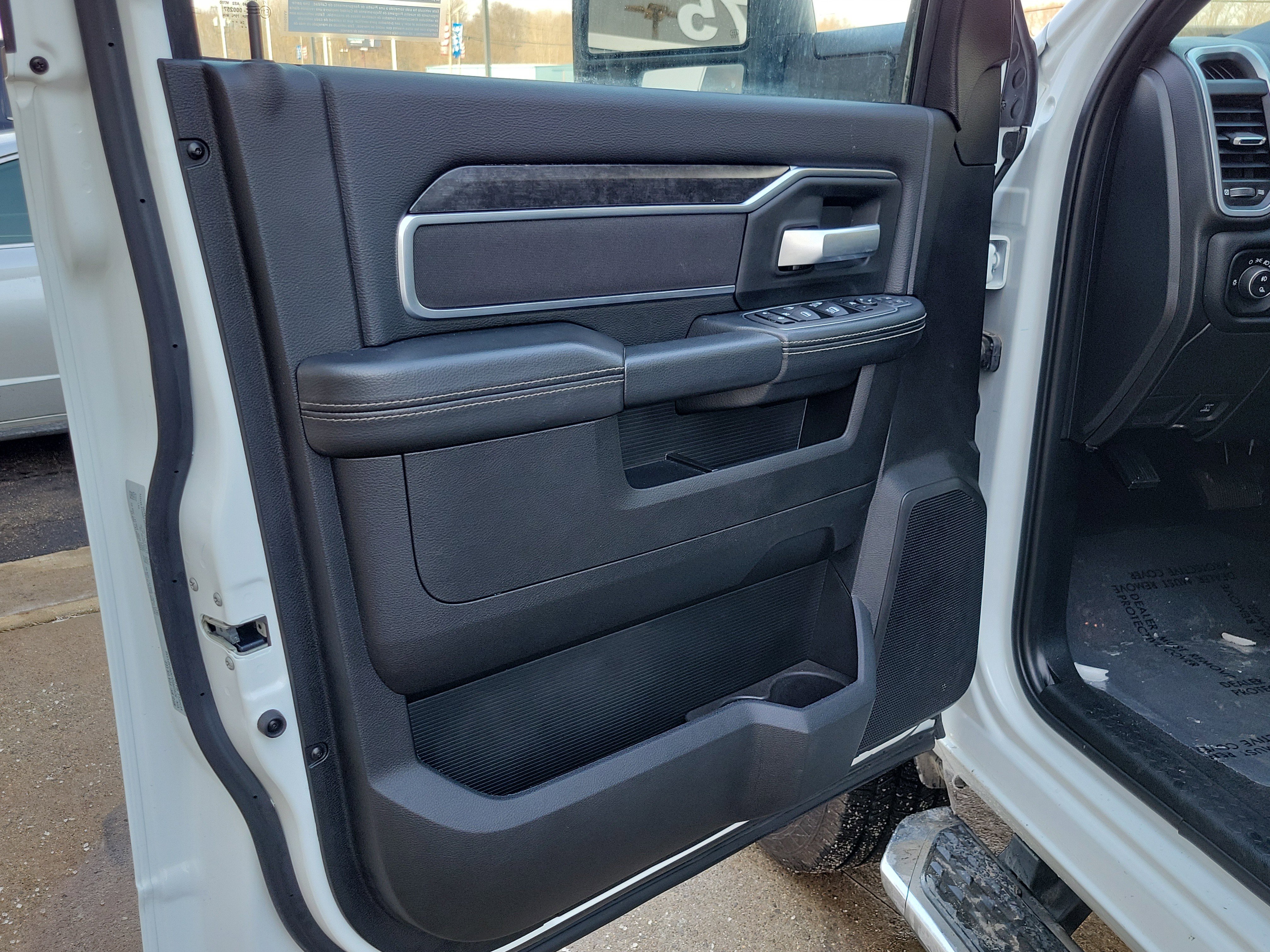 Used 2024 RAM 2500 Big Horn w/ Towing Technology Group AWD/4WD image 6