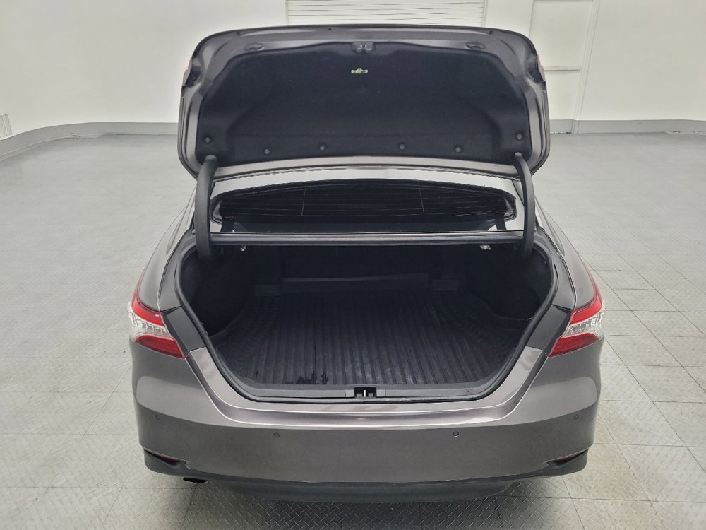 Used 2018 Toyota Camry XLE image 29