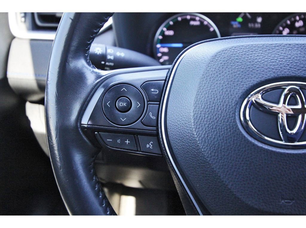 Used 2022 Toyota RAV4 SE image 18